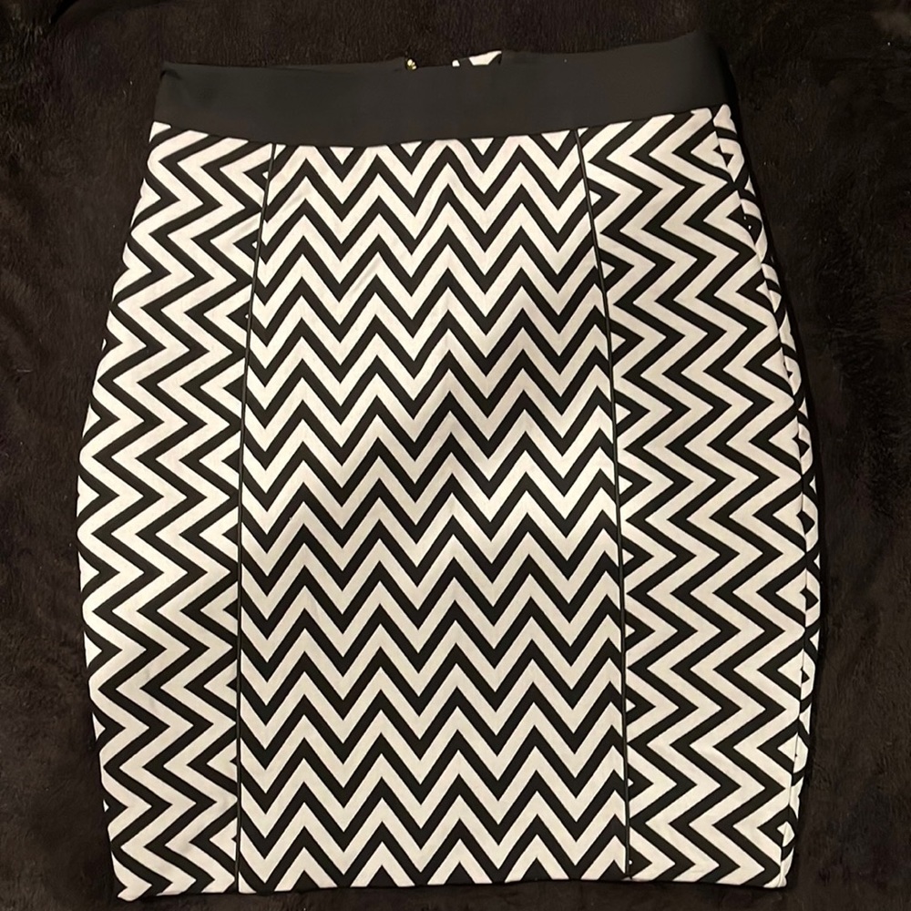 H&M’s black and white fitted skirt, size 6, good condition